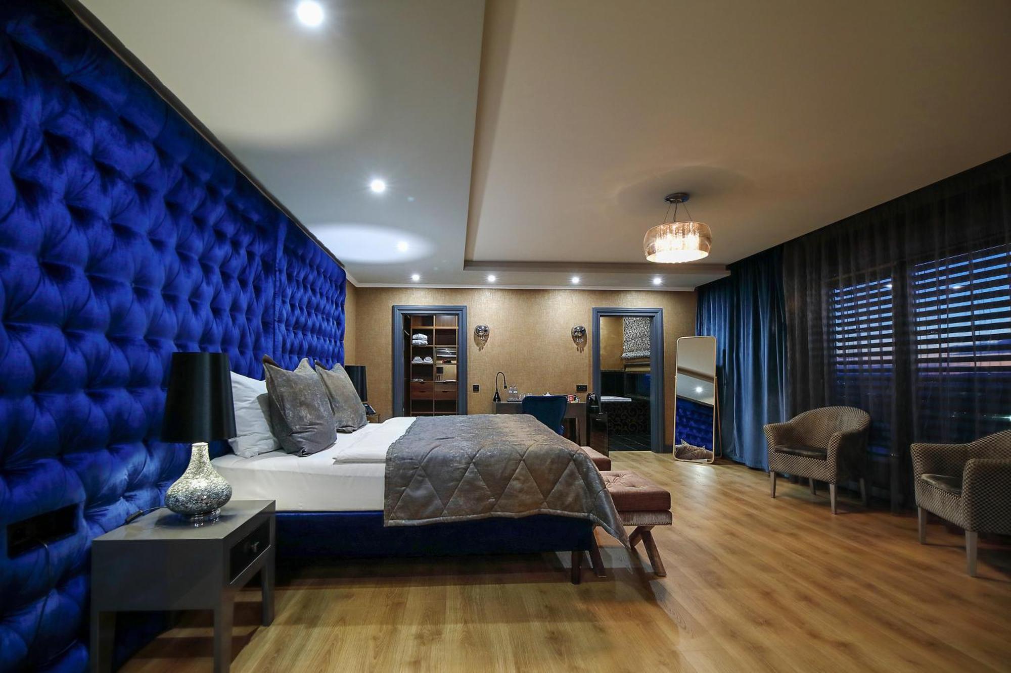 Hotel Zlaty Klucik - Golden Key With Luxury Spa Нитра Экстерьер фото
