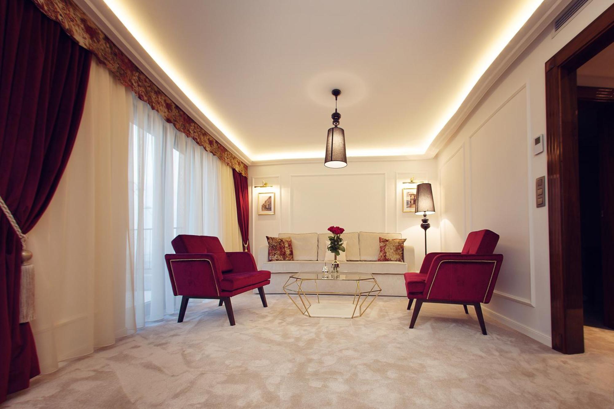 Hotel Zlaty Klucik - Golden Key With Luxury Spa Нитра Экстерьер фото