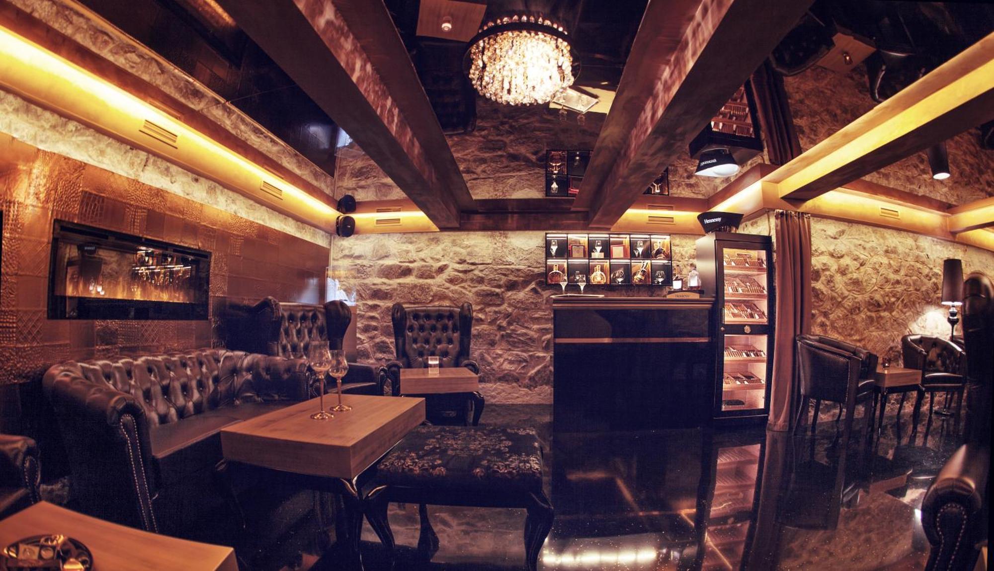 Hotel Zlaty Klucik - Golden Key With Luxury Spa Нитра Экстерьер фото
